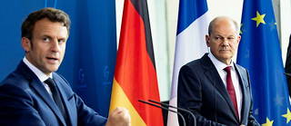 Emmanuel Macron et Olaf Scholz lors d'une conférence de presse à Berlin, le 9 mai 2022.

