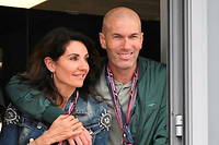 Zidane grand-p&egrave;re&nbsp;: il pose avec sa petite-fille Sia
