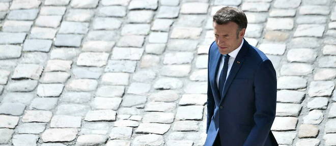 Emmanuel Macron lors de l'hommage a Francoise Rudetzki, presidente de l'association SOS Attentats.
