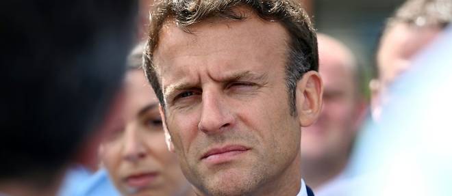Macron s'affiche en chef de la majorite contre "les extremes"