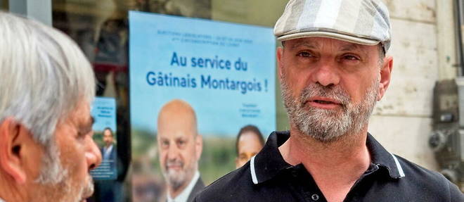 Jean-Michel Blanquer, lors d'une visite de campagne a Montargis, le 22 mai 2022. 
 
