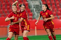 Alexia Putellas, Olga Garcia et Patricia Guijarro, trois joueuses de l'équipe féminine d'Espagne.
