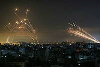 Apr&egrave;s un tir de roquette, l&rsquo;arm&eacute;e isra&eacute;lienne bombarde Gaza
