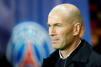 Zinédine Zidane, alors coach du Real Madrid, au Parc des Princes lors d'un match contre le PSG.
