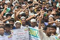 Des dizaines de milliers de r&eacute;fugi&eacute;s rohingya manifestent au Bangladesh