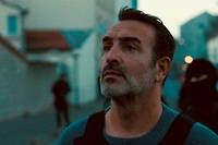 Jean Dujardin dans le film « Novembre », produit et distribué par Studiocanal.
