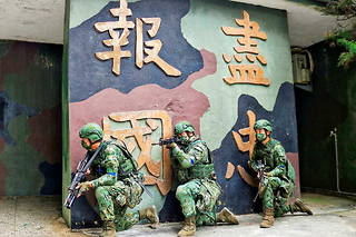Soldats taïwanais en manœuvres militaires annuelles (Han Kuang), en ­septembre 2021. 
