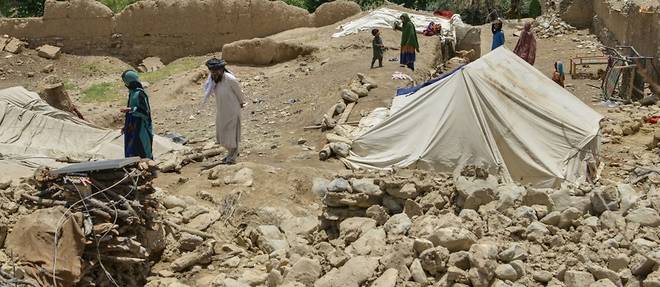 Seisme en Afghanistan: les secouristes s'activent dans des conditions difficiles