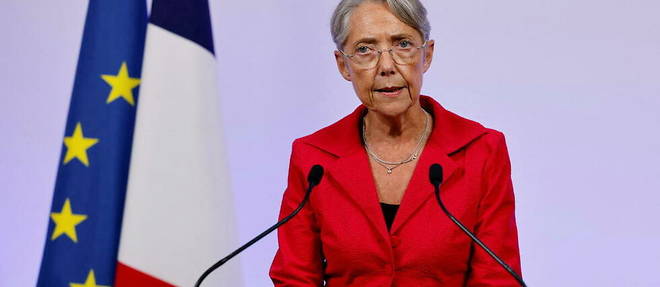La Premiere ministre Elisabeth Borne prononce un discours apres les premiers resultats des elections legislatives a Matignon a Paris le 19 juin 2022.
 
