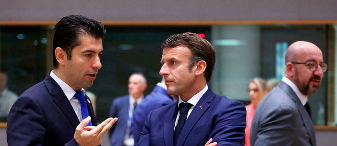 Pourquoi Emmanuel Macron a-t-il eu besoin de sortir de son chapeau, le 9 mai dernier, une << Communaute politique europeenne >> en recevant les travaux de la Conference sur l'avenir de l'Europe ?
