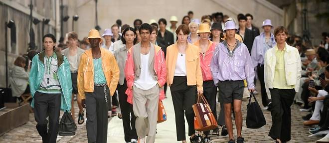 Mode a Paris: l'ete colore et relax pour l'homme Hermes