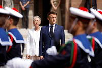 Contre toute attente, Emmanuel Macron a fermement defendu sa Premiere ministre. (Photo d'illustration)
