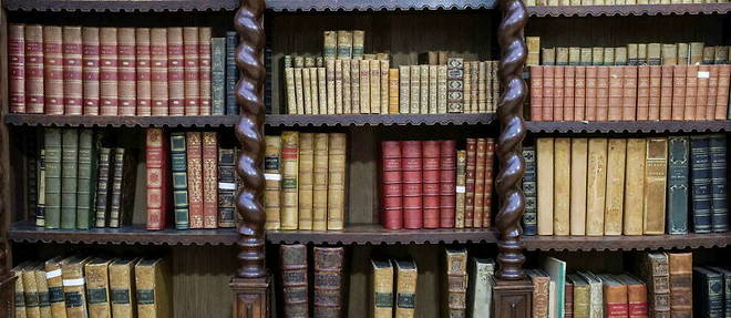 La bibliotheque de Gustave Flaubert a l'hotel de ville de Canteleu (Seine-Maritime). L'ecrivain a lu ou consulte des centaines de livres avant d'ecrire ses chefs-d'oeuvre.
