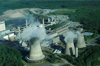 Vue aérienne de la centrale à charbon de Saint-Avold. 
