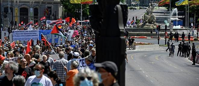 Des milliers de personnes disent "non" a l'Otan a Madrid, ville hote de son prochain sommet
