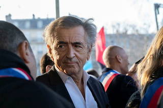 Bernard-Henri Lévy lors du rassemblement contre l'invasion de l'Ukraine à Paris, le 5 mars 2022. 
