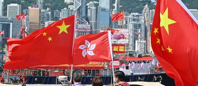 Hong Kong 25 ans apres la retrocession: promesse tenue ou "trahison"?
