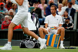 Daniil Medvedev, actuel numéro un mondial à l'ATP, rejouera-t-il un jour à Wimbledon ? Difficile de le prédire pour l'instant.
