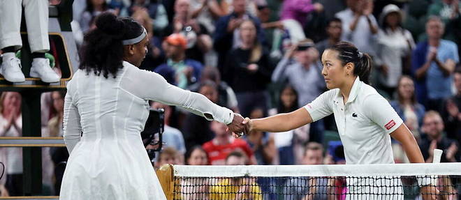 Harmony Tan a remporte son premier match a Wimbledon contre Serena Williams.
