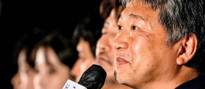 カンヌ映画祭から帰国したばかりの是枝裕和は、6月中旬に東京で開催された記者会見で、他の6人の監督と「今行動しなければ未来はない」と発表した。