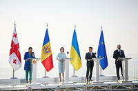 La présidente de Géorgie Salomé Zourabichvili, la présidente de Moldavie Maia Sandu, le président de l'Ukraine Volodymyr Zelensky et le président du Conseil européen Charles Michel lors de la conférence internationale de Batumi 2021.
