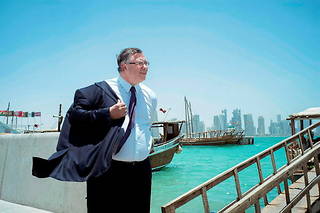  Patrick Pouyanné sur la corniche de Doha (Qatar), le 12 juin.   ©Seb Leban pour Le Point