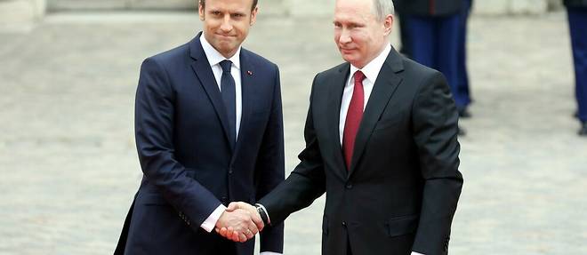 Macron et Poutine en 2017 au chateau de Versailles. 