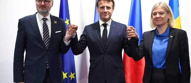 Macron transmet la presidence tournante de l'UE aux Tcheques