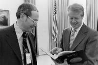 Frank Press et le president Jimmy Carter a la Maison-Blanche.
