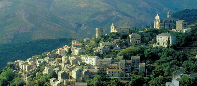 La commune de Rogliano a deja consomme plus de la moitie de ses reserves d'eau. 