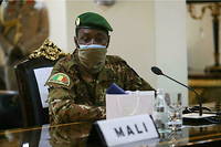 Le Mali, plongé depuis dix ans dans une profonde crise sécuritaire et politique, est frappé par des sanctions commerciales et financières de la Cedeao depuis début janvier, afin de stopper le projet des militaires, dirigés par Assimi Goïta, de gouverner cinq années de plus. 
