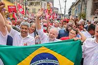 Br&eacute;sil: bains de foule pour Lula et Bolsonaro &agrave; 3 mois de la pr&eacute;sidentielle