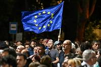 G&eacute;orgie: des dizaines de milliers de pro-europ&eacute;ens manifestent &agrave; Tbilissi