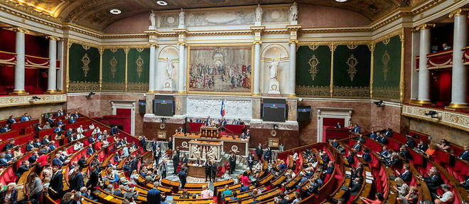 Seance publique de l'Assemblee nationale pour la seconde journee de la 16e legislature.
