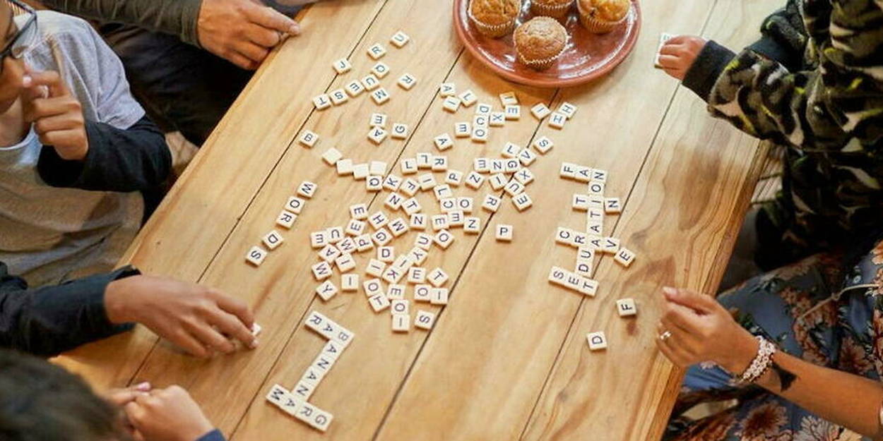 Le Scrabble interdit des mots jugés offensants, les joueurs s'interrogent  sur ce bannissement