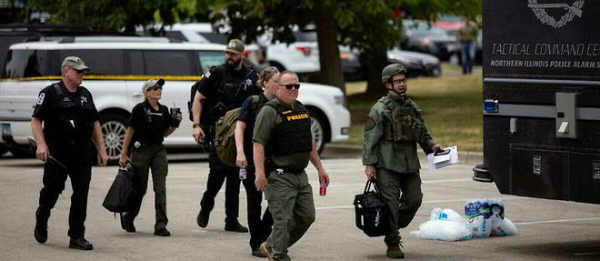 Au moins six personnes sont mortes dans la fusillade. 