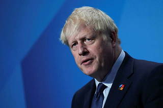 Contrairement à ce que Boris Johnson, le Premier ministre britannique, avait promis à ses électeurs, le Royaume-Uni n'aura pas « le beurre et l’argent du beurre » grâce au Brexit. Boris Johnson ici lors de la conférence de presse du dernier jour du sommet de l'Otan à Madrid (Espagne), le 30 juin 2022.
