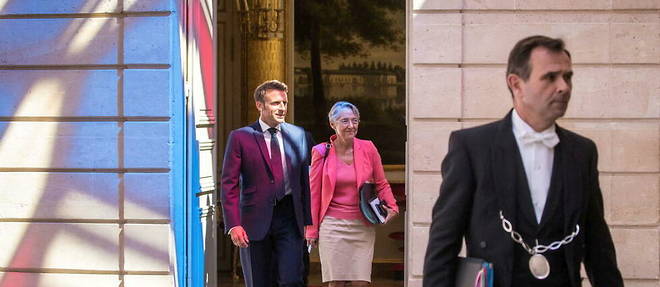 On July 4, 2022, Emmanuel Macron and Elisabeth Borne meet in the Elysees for the first ministerial meeting of the new government.