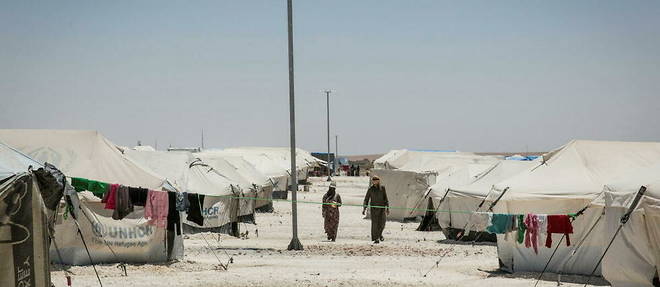 La France a rapatrie  35 mineurs et 16 meres presents dans des camps de prisonniers djihadistes en Syrie.
