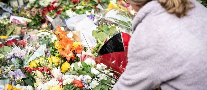 Danemark : des milliers de personnes ont rendu hommage aux victimes de la fusillade de Copenhague
