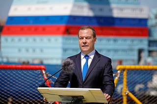 Guerre en Ukraine : Medvedev évoque le recours à l’arme nucléaire