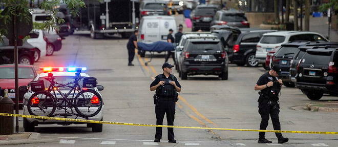 Robert Crimo, l’auteur présumé de la tuerie de la parade dans la banlieue de Chicago, a avoué à la police, avoir « sérieusement envisagé d’utiliser » son arme pour perpétrer une autre attaque.
