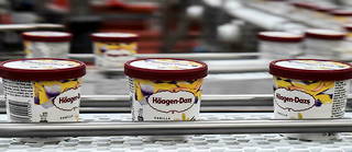 La marque lance un rappel volontaire de ses crèmes glacées vanille.

