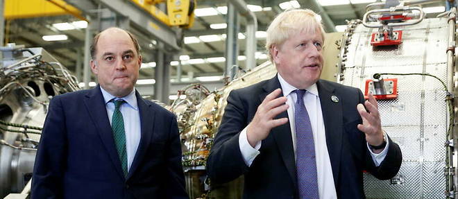 Le desistement du ministre britannique de la Defense Ben Wallace a la succession de Boris Johnson semble ouvrir la voie a Rishi Sunak.
