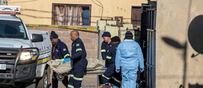 Afrique du Sud: deux fusillades dans des bars font 19 morts