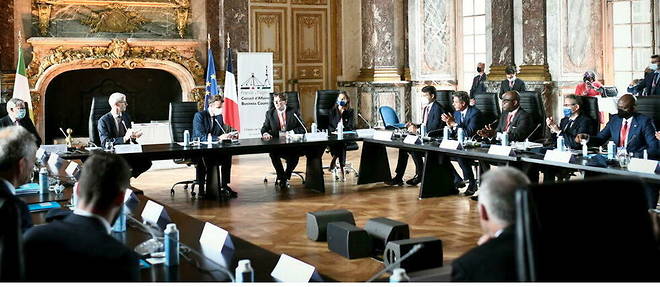Emmanuel Macron reunit depuis plusieurs annees les grands patrons sous les ors du chateau de Versailles (illustration).
