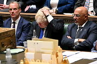 Après la démission de Boris Johnson (ici au Parlement, le 6 juillet, entre le ministre de la Justice et vice-premier ministre Dominic Raab, à g., et du nouveau chancelier de l'Échiquier, Nadhim Zahawi, à dr.), la course à la succession à la tête du Parti conservateur est ouverte. Le résultat est attendu le 5 septembre prochain.
