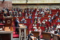 La présidente du groupe La France insoumise, Mathilde Panot, à la tribune de l'Assemblée nationale, le 11 juillet 2022.
