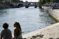 Sur la Seine, la brigade fluviale dissuade les baigneurs tent&eacute;s par la chaleur