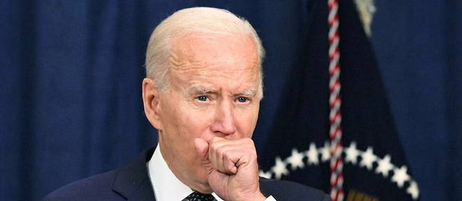 Joe Biden n'avait pas de fievre et ses symptomes etaient legers.
